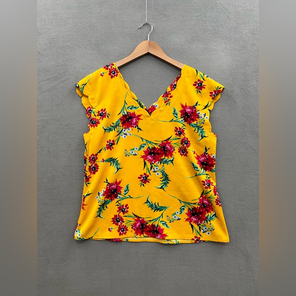 Express Women’s Size Medium Scalloped Yellow Pink Floral Sleeveless V Neck Top